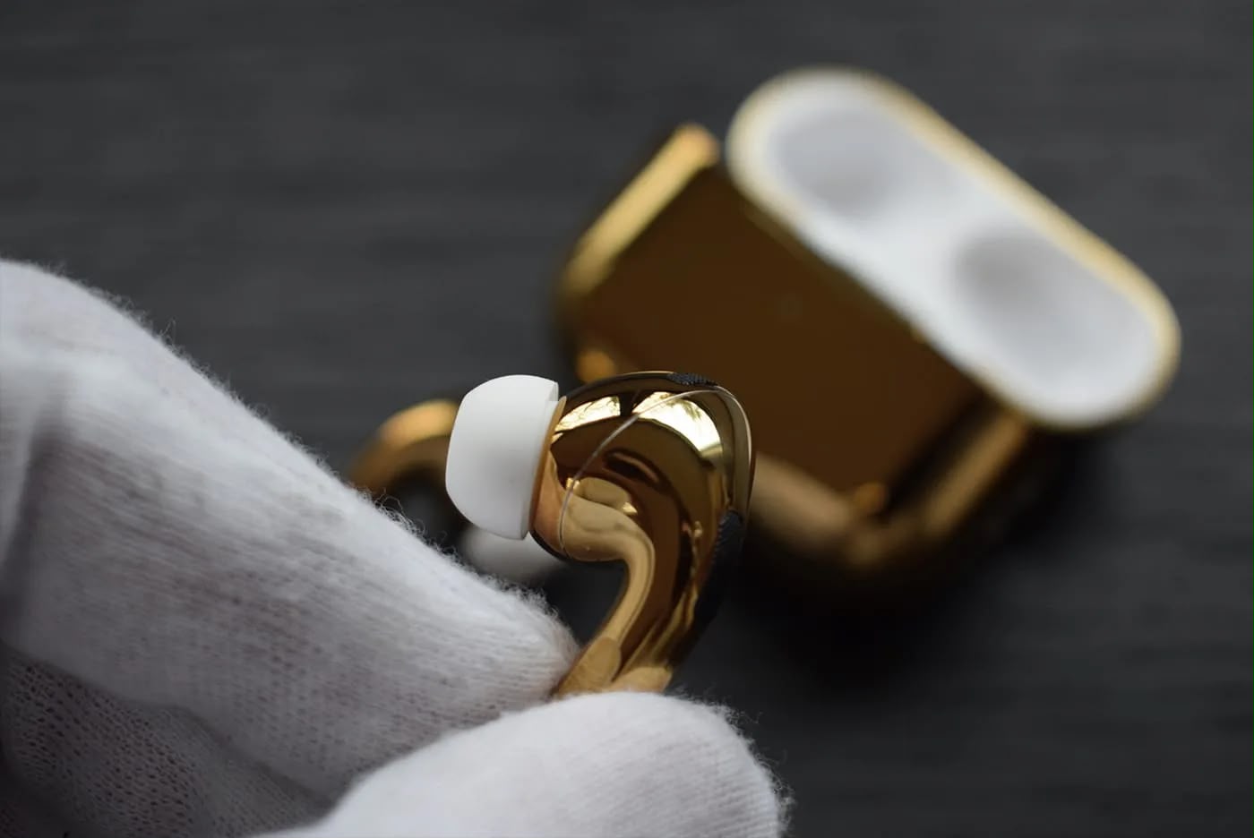 AirPods pro 2 Gold